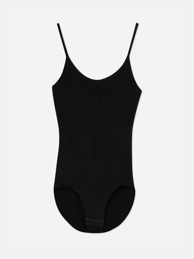 Muotoilevat alusvaatteet bodysuit