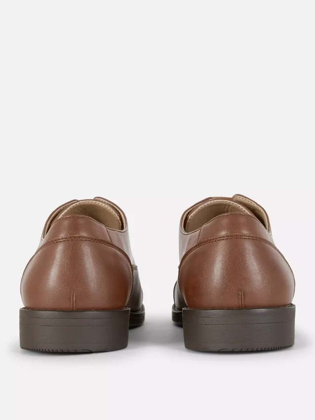 Nauhalliset juhlalliset loaferit