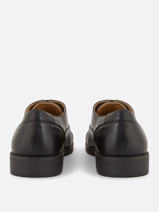 Nauhalliset juhlalliset loaferit