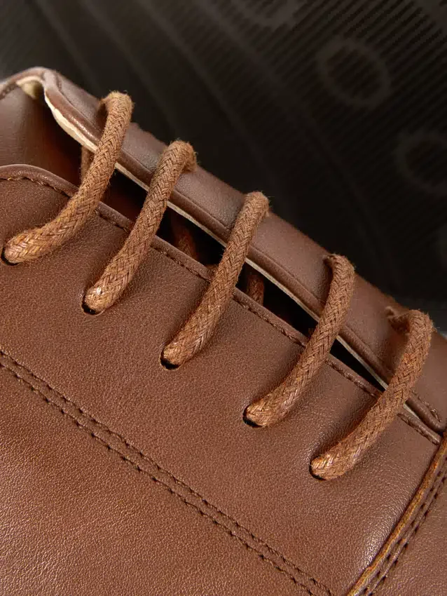 Nauhalliset juhlalliset loaferit