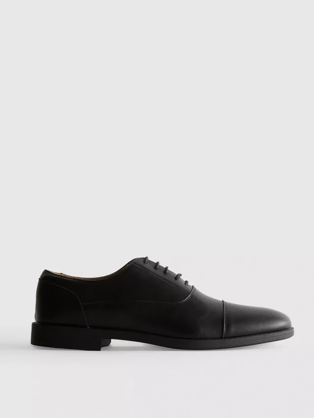 Nauhalliset oxford-kengät