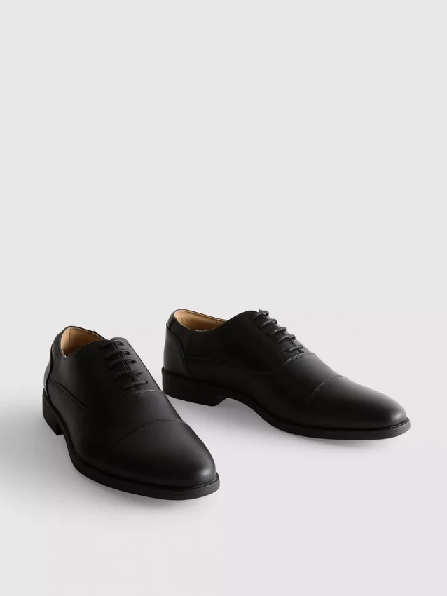Nauhalliset oxford-kengät