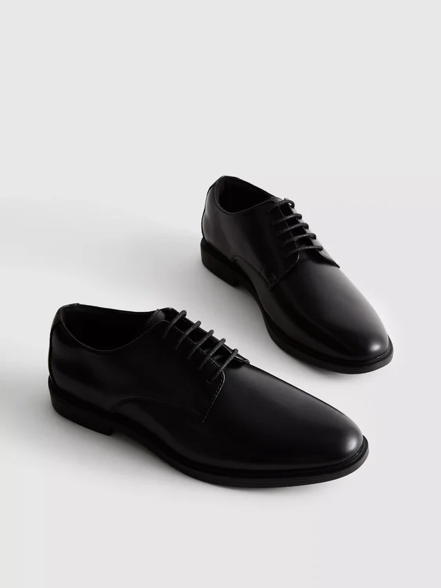 Nauhalliset oxford-kengät