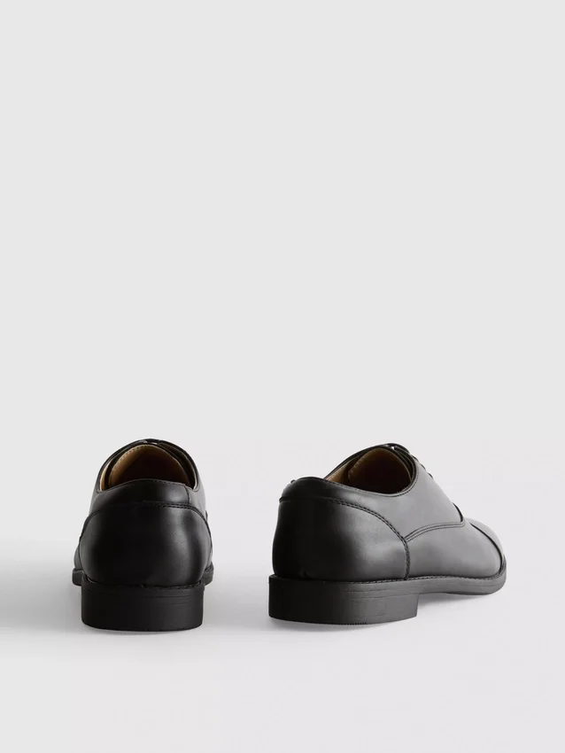 Nauhalliset oxford-kengät