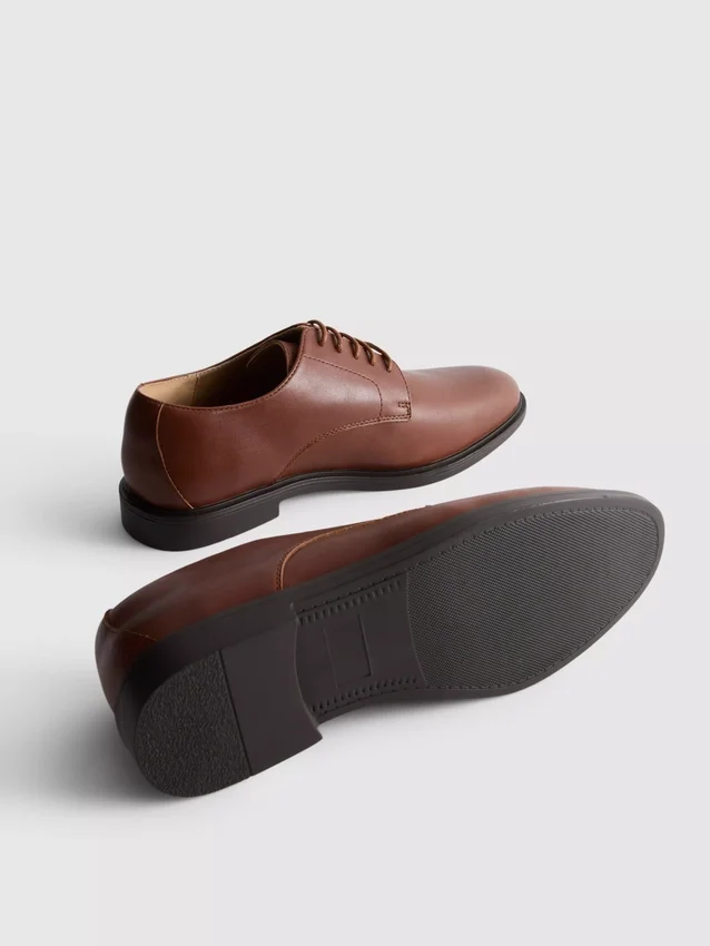 Nauhalliset oxford-kengät