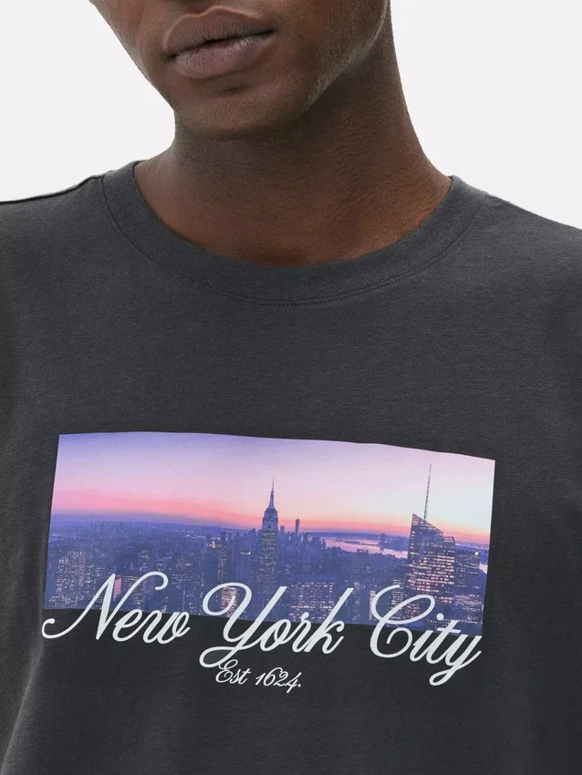New York City -kuvioinen T-paita