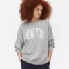 New Yorkin ylisuuri graafinen collegepaita