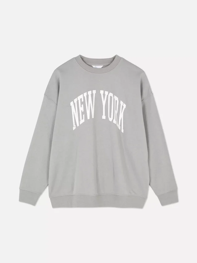 New Yorkin ylisuuri graafinen collegepaita