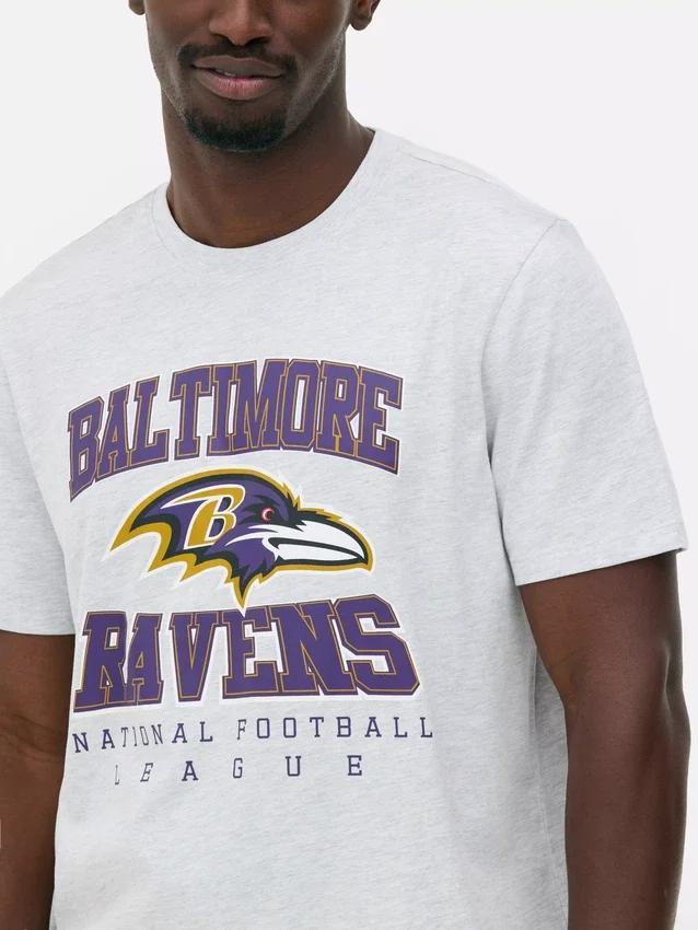 NFL Baltimore Ravens -logolla varustettu t-paita