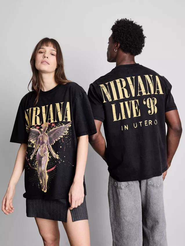 Nirvana-enkeli-kuvioinen t-paita