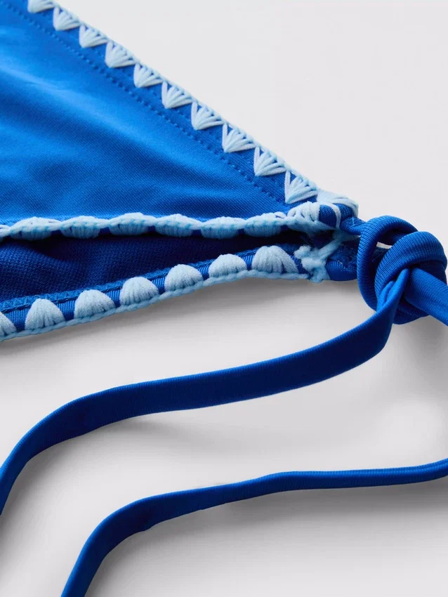 Ompelukoristeiset sivusidonnaiset bikinialushousut