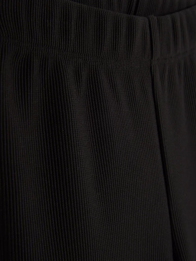 Ottoman-malliset levenevät leggingsit