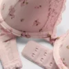 Painettu push-up-rintaliivi ja string-seti