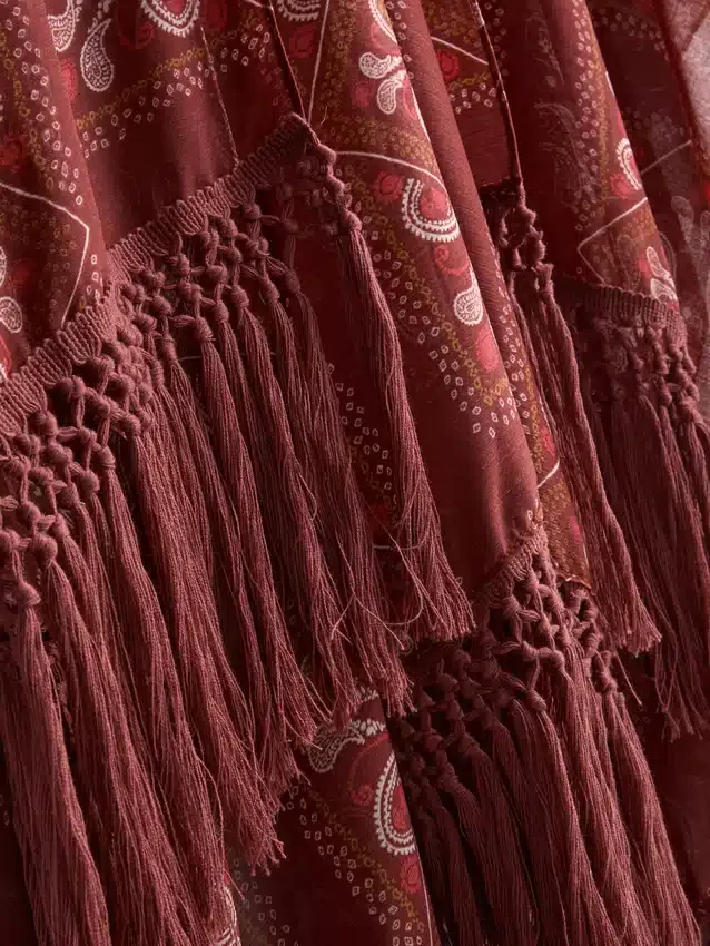 Paisley-kuvioinen hapsullinen viitta