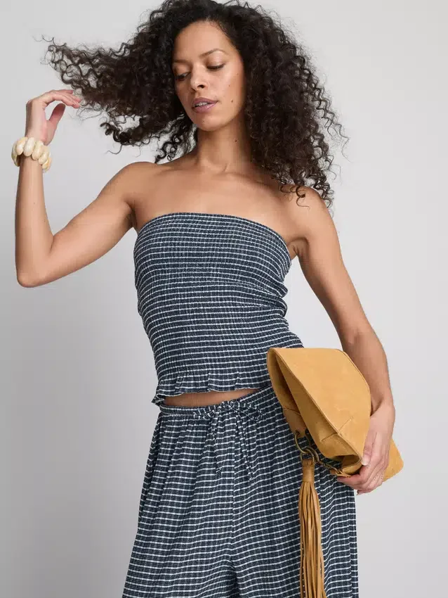 Paula Echevarría -gingham-ruusukoristeinen bandeau-toppi