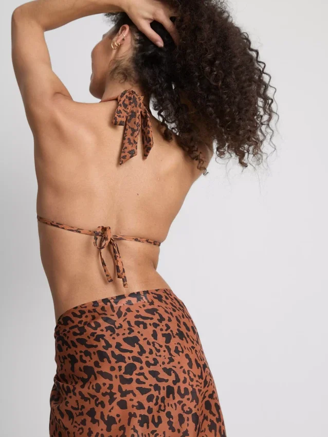 Paula Echevarría -leopardikuvioinen halterneck-bikinitoppi