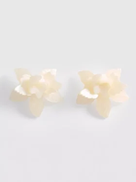Paula Echevarrían kukka-aiheiset 3D-korvakorut