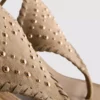 Paula Echevarrían niittisandaalit