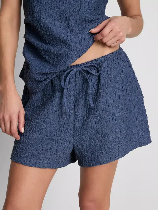 Paula Echevarrían rennot ryppyiset shortsit