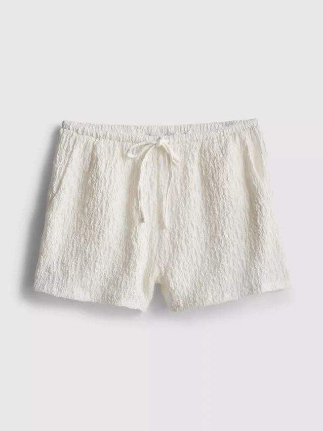 Paula Echevarrían rennot ryppyiset shortsit