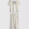 Peanuts-sarjan Snoopy-hahmolla koristeltu pyjama