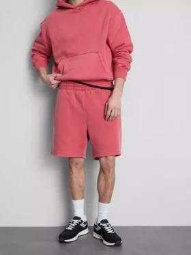 Pestyjä joustavia shortsseja