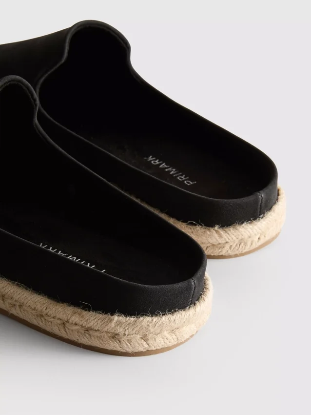 Päälle puettavat espadrille-mules-sandaalit
