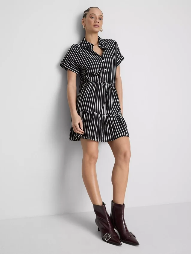 Porrastettu raidallinen minipaita-mekko