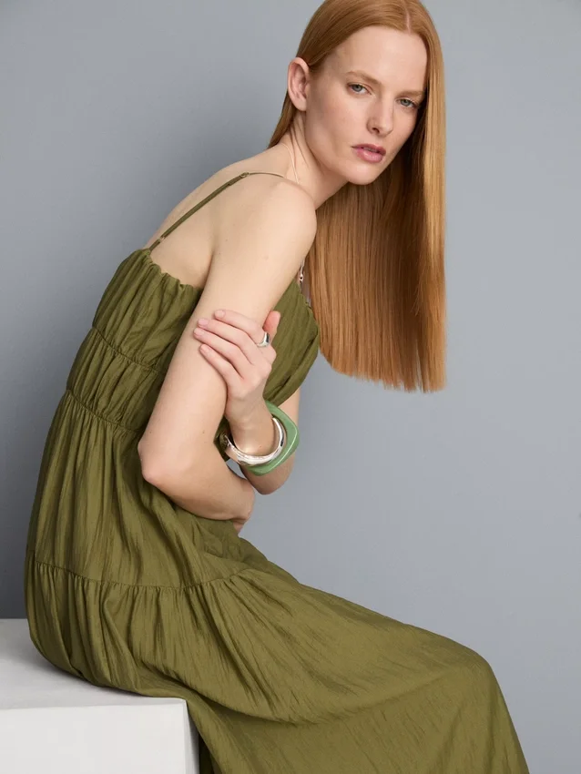 Porrastettu smock-maksimeko