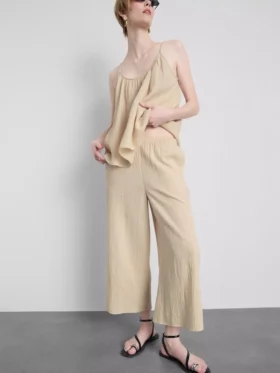 Puhtaasta puuvillasta valmistetut culottes-housut