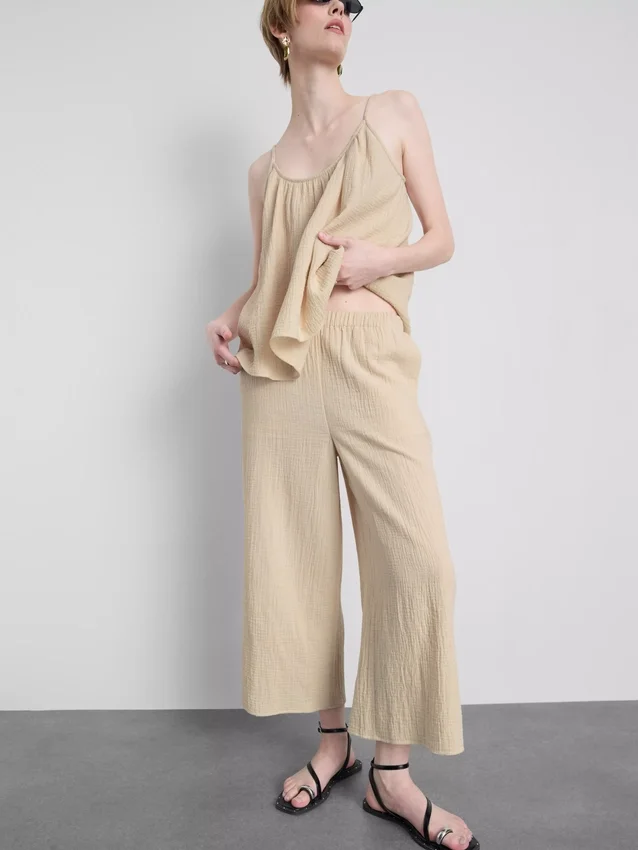 Puhtaasta puuvillasta valmistetut culottes-housut