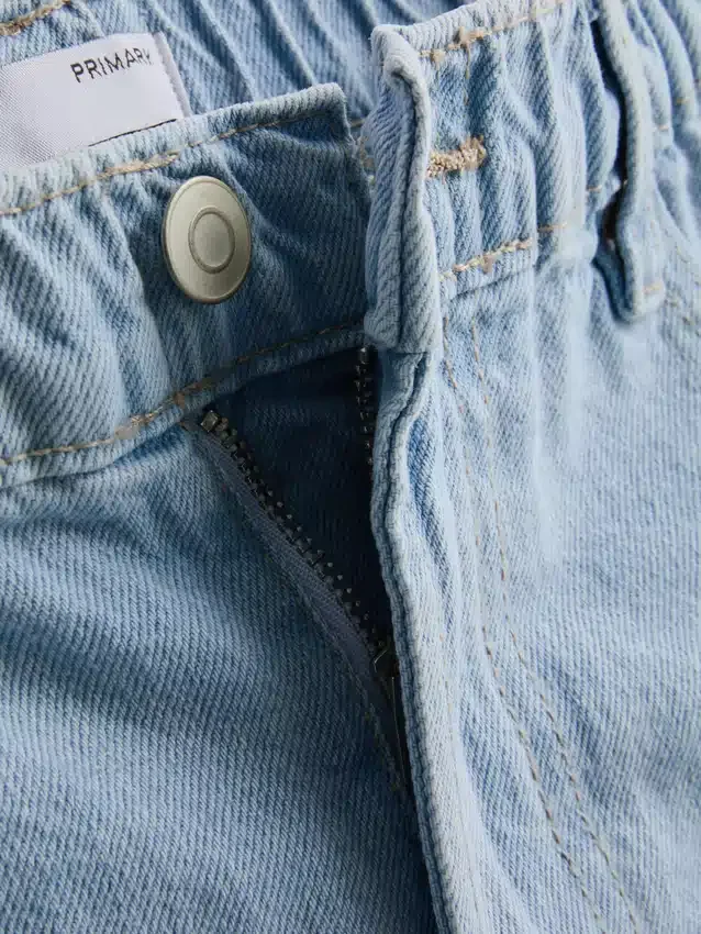 Puuvilladenimiset A-linjaiset shortsit