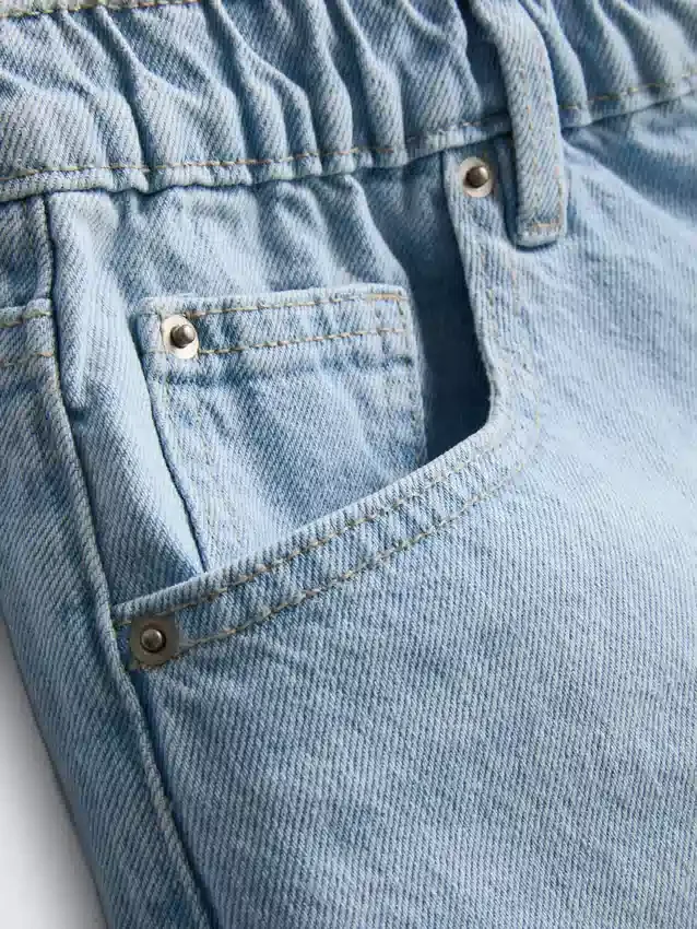 Puuvilladenimiset A-linjaiset shortsit