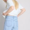 Puuvilladenimiset bermudashortsit