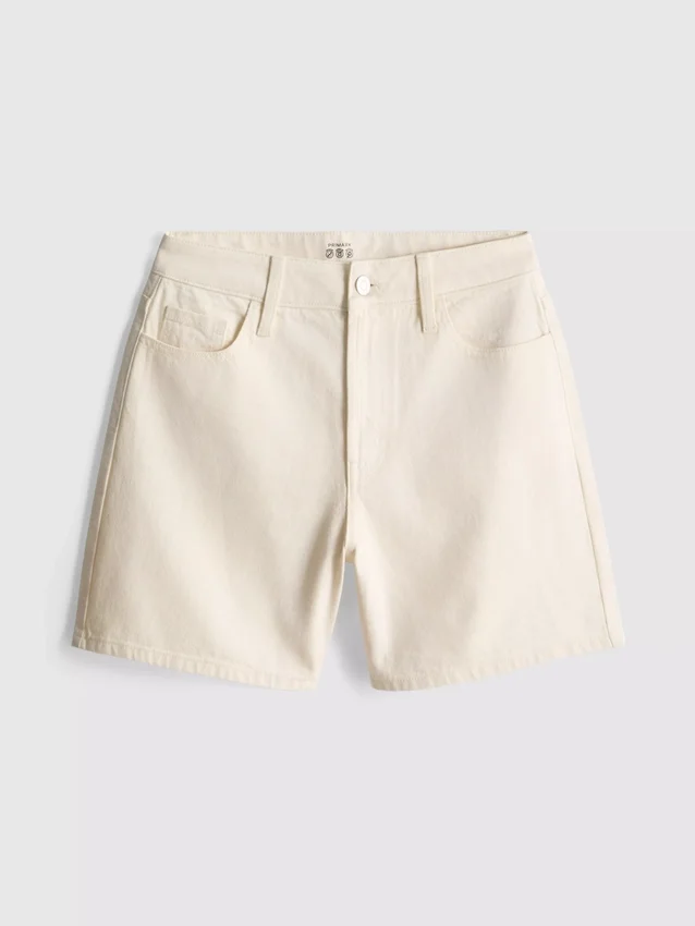 Puuvilladenimiset bermudashortsit