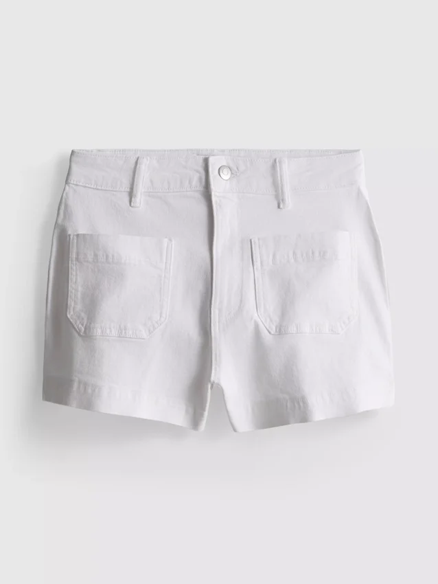 Puuvilladenimiset shortsit, joissa on etutaskut