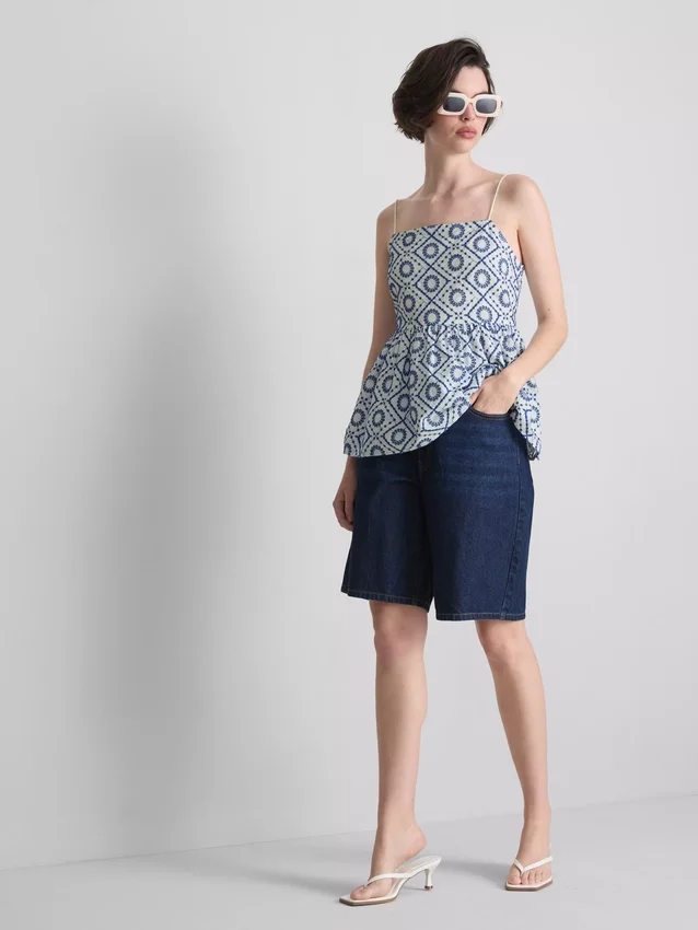 Puuvillainen cutwork-cami-toppi