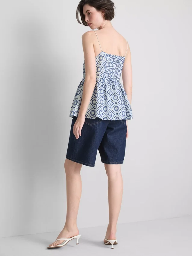 Puuvillainen cutwork-cami-toppi
