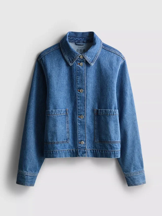Puuvillainen denimtakki, jossa on paikkatasku