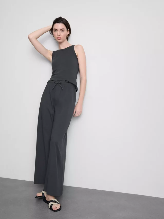 Puuvillainen racerback-toppi