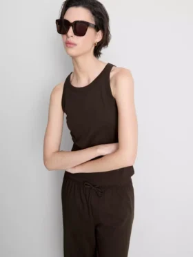 Puuvillainen racerback-toppi