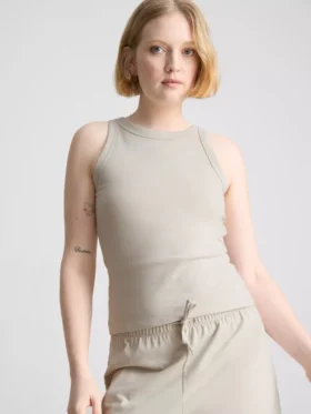 Puuvillainen racerback-toppi