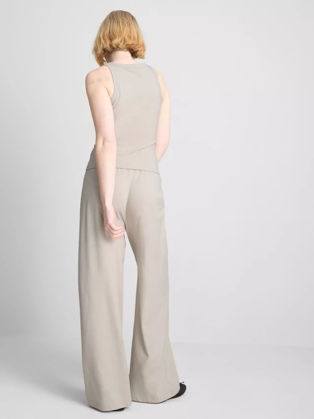 Puuvillainen racerback-toppi