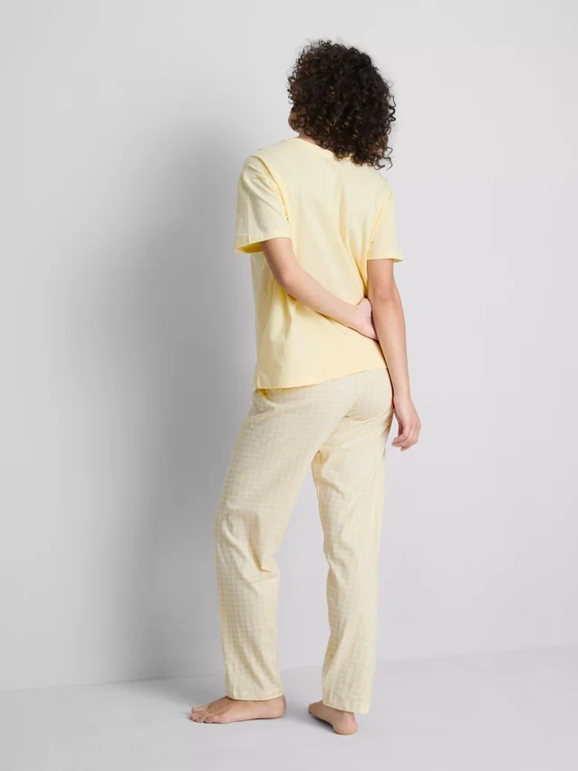 Puuvillaiset, ruudulliset pyjamat