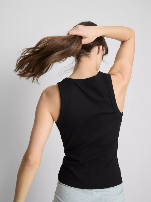 Puuvillapitoinen ribbineuleinen racerback-toppi