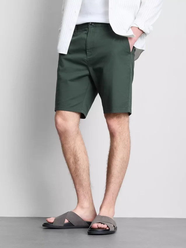 Puuvillapitoiset chino-shortsit