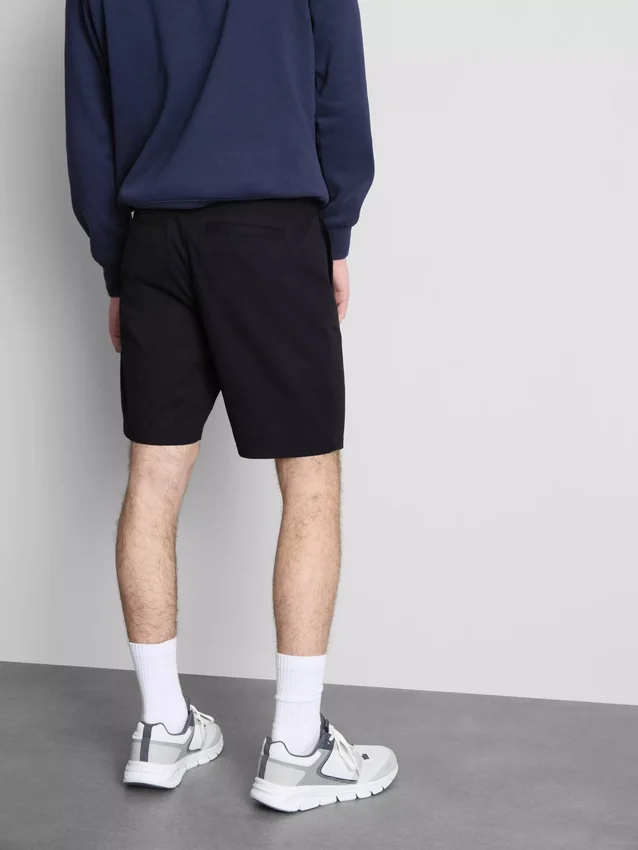 Puuvillapitoiset chino-shortsit