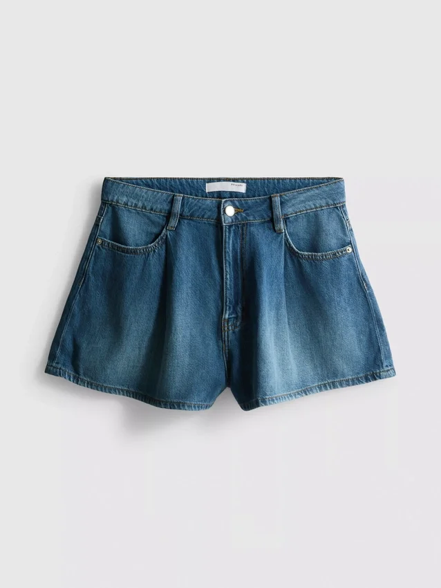 Puuvillapitoiset denim-plisseeratut levenevät shortsit