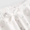 Puuvillapitoiset rennot kukka-kuvioiset shortsit