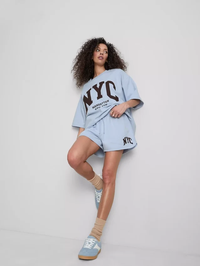 Puuvillapitoiset rennot NYC-shortsit